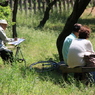 公園で語らう