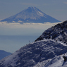 仰ぎ見る山