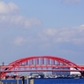 埠頭と赤い橋