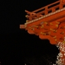 白梅と朱の門