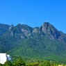 晴れた山