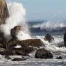 断崖と海２：砕ける波
