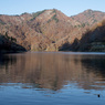 日が傾く頃の湖