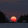 はなぐり岩のダルマ夕日