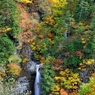 秋萌え　岩底（かまそこ）の滝