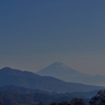 折り重なる山々