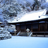 白い雪、青い雪