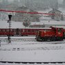雪中のサンモリッツ駅構内
