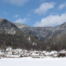 雪のかやぶきの里・遠景