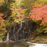 小滝と紅葉