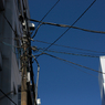 電線と思わせて実は空が主題