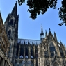 ドイツの旅　ケルン大聖堂　天を突く