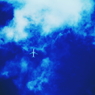 飛行機と雲
