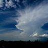 雲湧く空