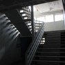 白い廃校(旧城南中学校)校舎階段