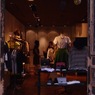 東京散歩Ⅳ：銀座８：古色蒼然たるドアのある婦人服店