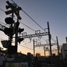 夕暮れの踏切