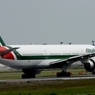 出発（223）Alitalia 777-243ER 