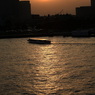 夕暮れの海港