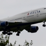 着陸（138）DELTA 747-400 
