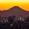 夕景富士と高層ビル群