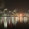闇夜に浮かぶ