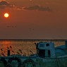夕陽と廃船　2