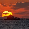 小島の夕陽　２