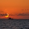 小島の夕陽　１