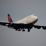 着陸 DELTA 747-400 