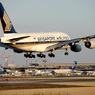 SINGAPORE A380-841 着陸