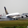 着陸　Singapore A380-841