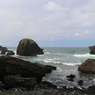 長茶ヶ浜の左側風景１～曇りの場合～（越前松島より）