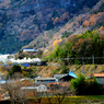 山沿いを走る