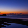 千葉県鋸南町浮島・傾城島と夕景富士 /6