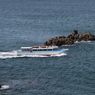 軍艦岩ＶＳ遊覧船（美しき東尋坊より）