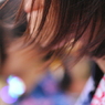 靡く