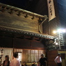 夜景・どぜう屋の前