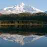 オタドマリ沼に映る、利尻山