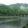 雨の渡月橋