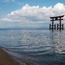 湖中大鳥居２（夏の琵琶湖畔より）