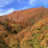 赤く輝く山の上