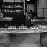 じっとお店番