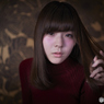 少女A 髪の毛　クルクル