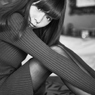 少女A 体育座り B&W