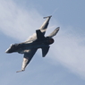 F-2と雲