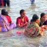 巡礼の沐浴～インド Taking a holy dip