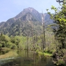 足をとめ しばし憩える 湿原に 六百山の やさしき姿