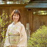 高山着物女子　中庭