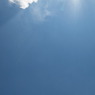 青